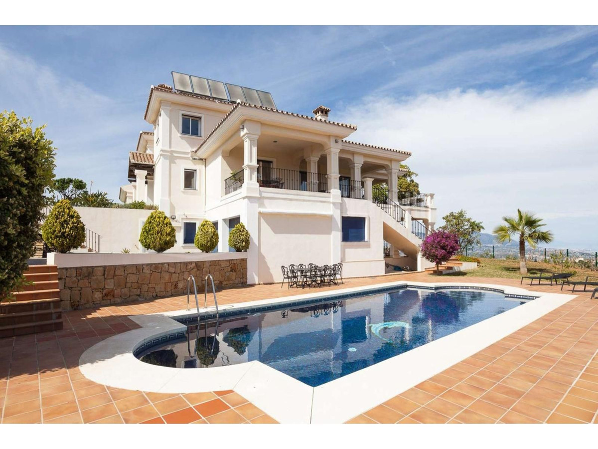 Villa te koop in Estepona 18