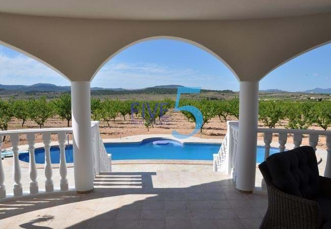 Villa for sale in Alicante 3