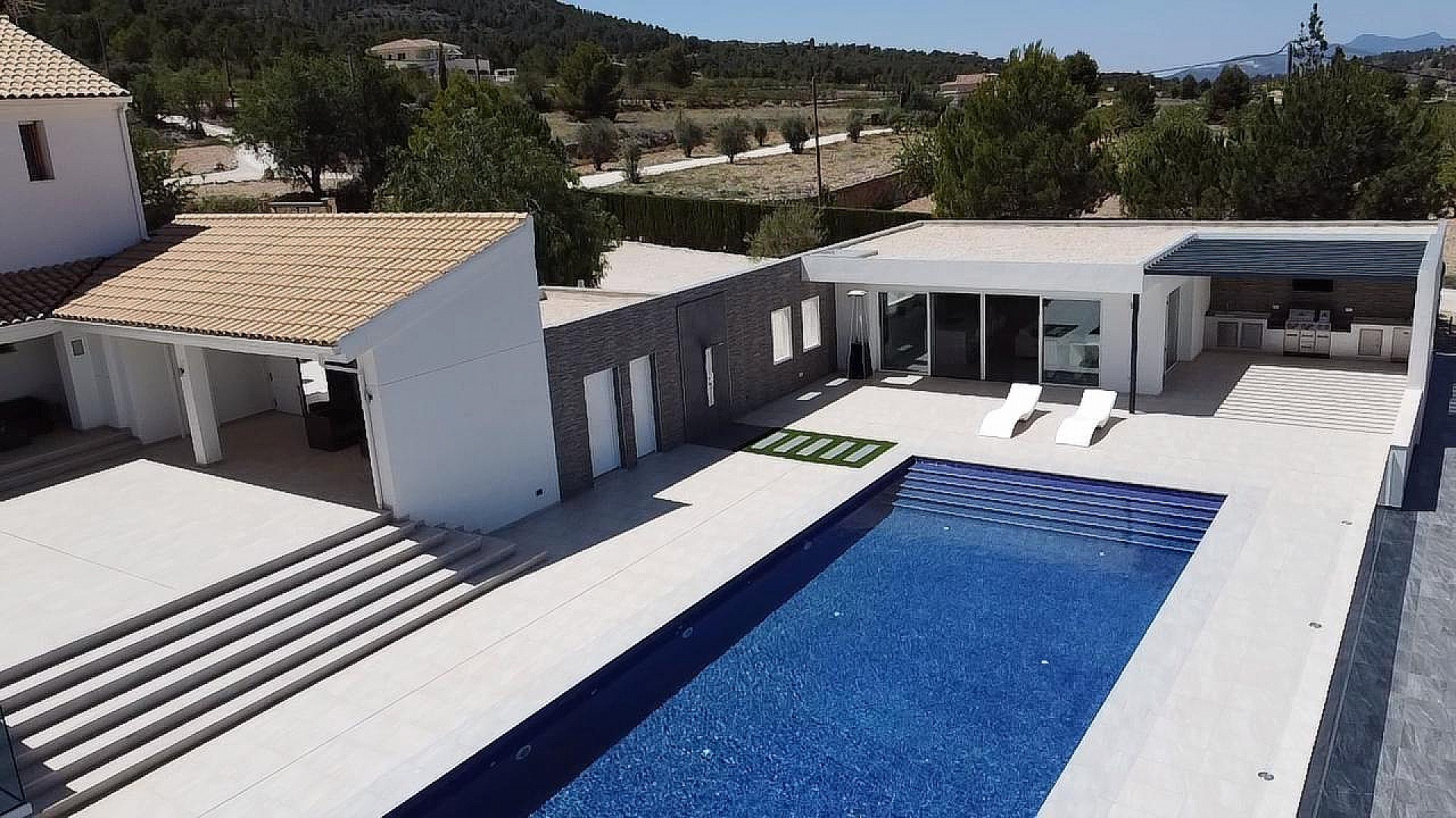 Villa for sale in Alicante 19