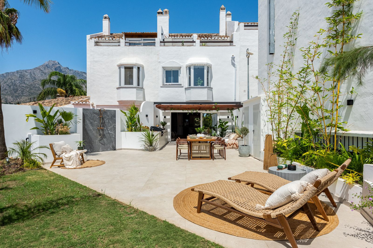 Property Image 626439-malaga-townhouses-3-4