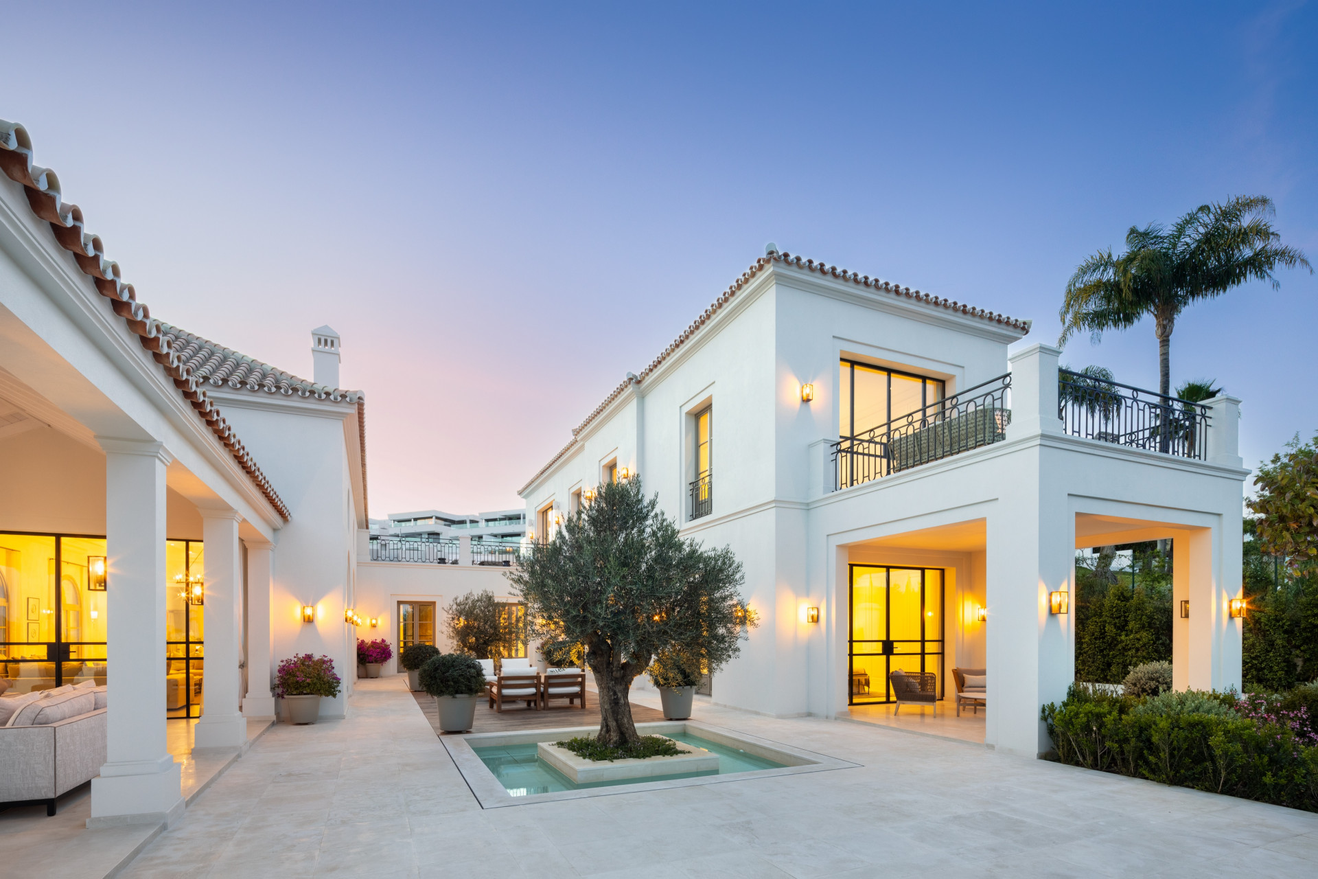 Villa for sale in Marbella - Nueva Andalucía 2