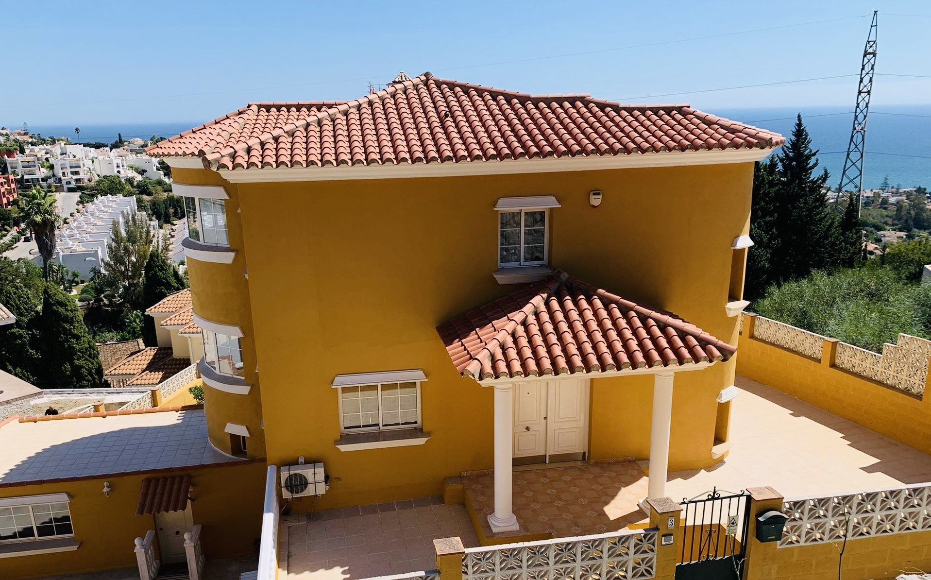 Villa for sale in Benalmádena 2