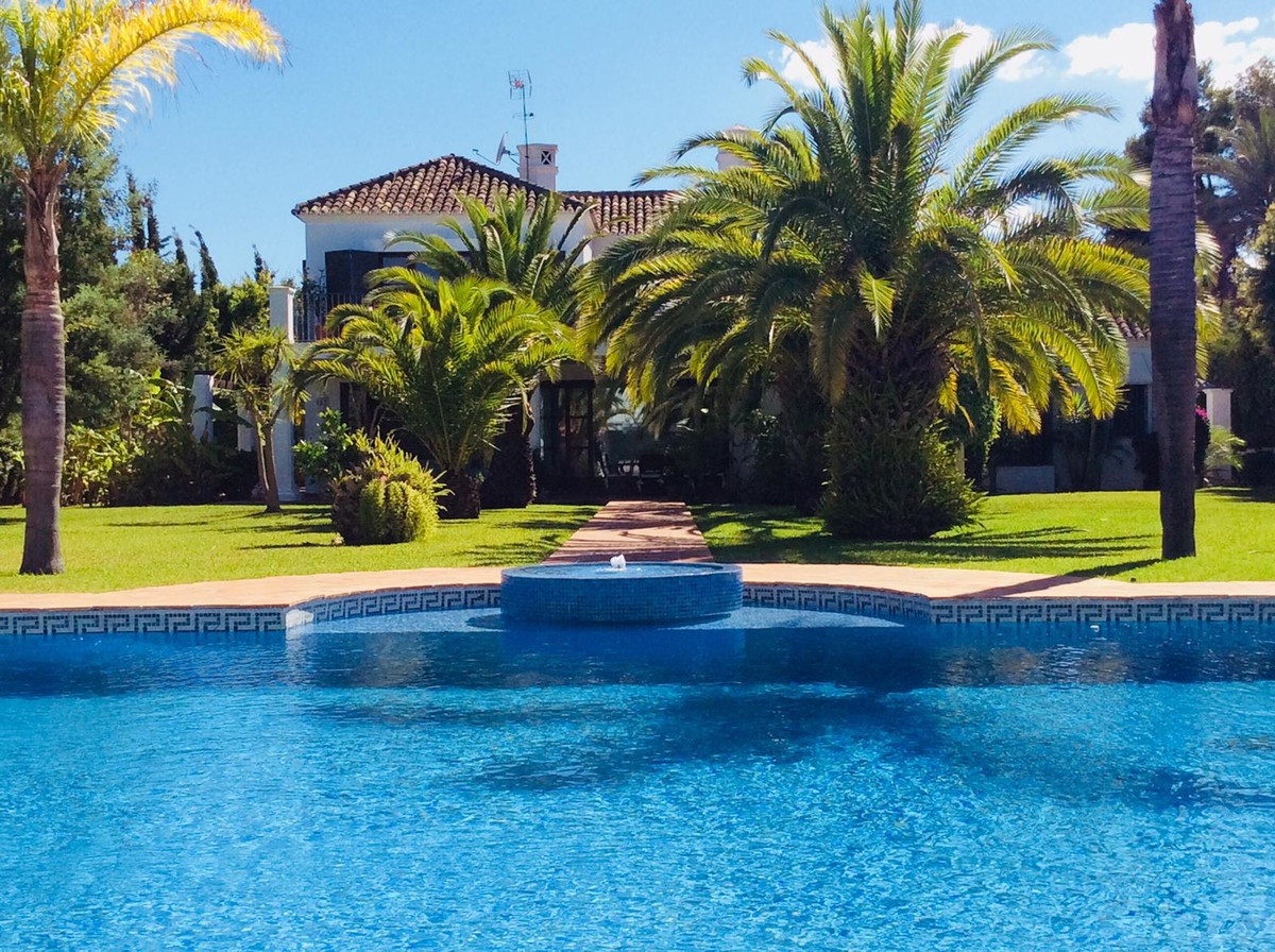 Villa for sale in Marbella - San Pedro and Guadalmina 14