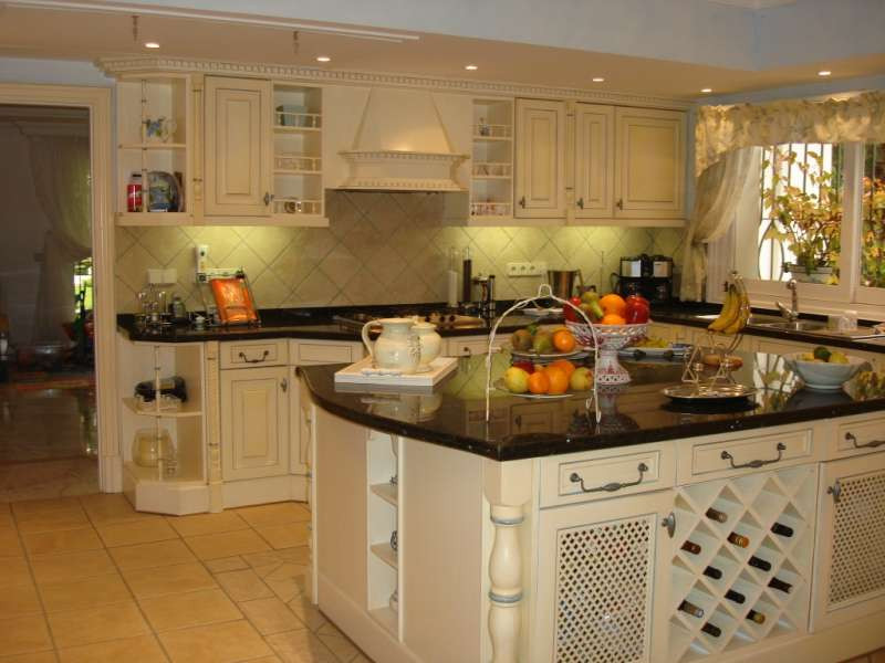 Villa for sale in Estepona 4