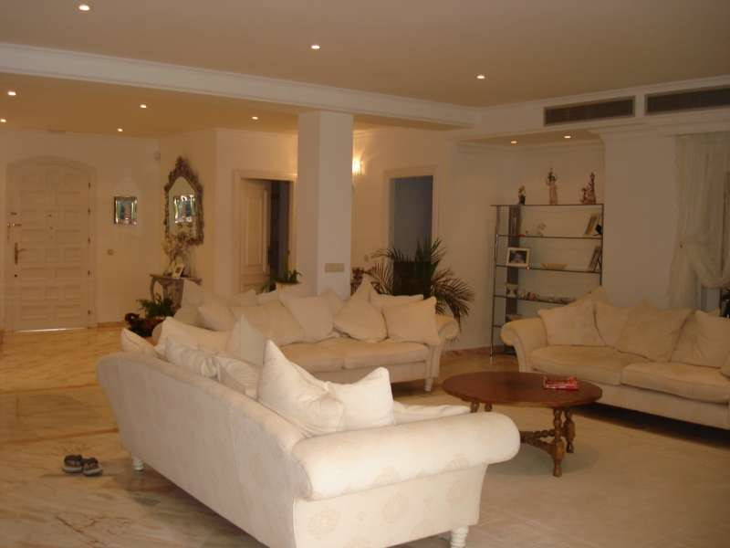 Villa for sale in Estepona 14