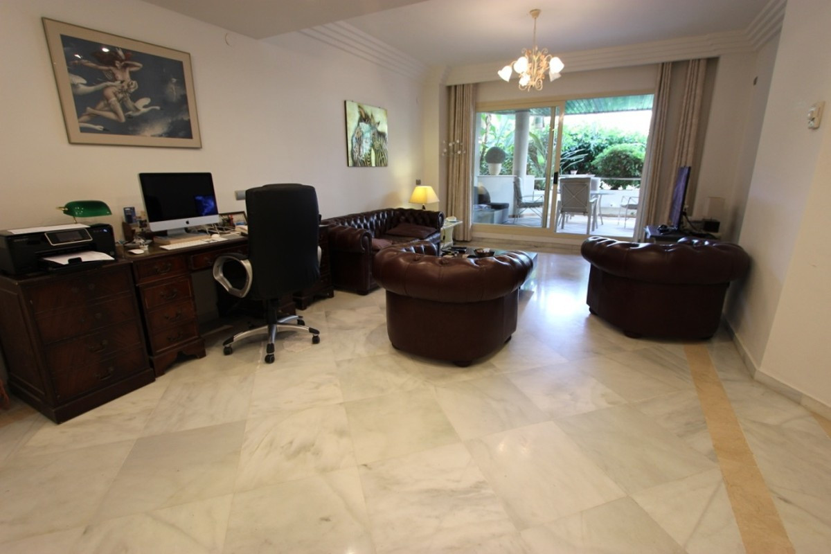 Apartment for sale in Marbella - Golden Mile and Nagüeles 15