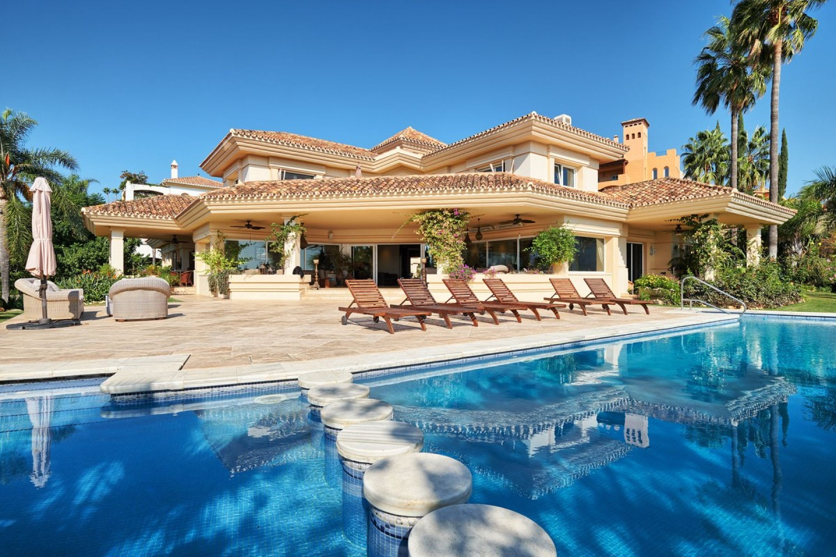 Property Image 628240-marbella-villa-7-8