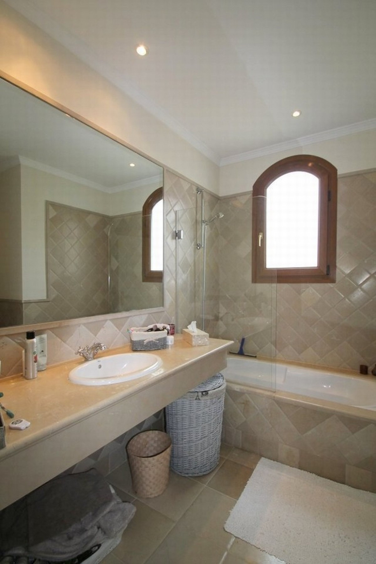 Townhouse for sale in Estepona 12