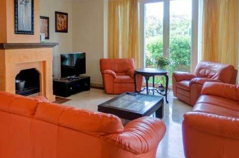 Townhouse for sale in Estepona 19