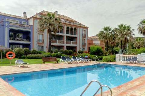 Townhouse for sale in Estepona 18