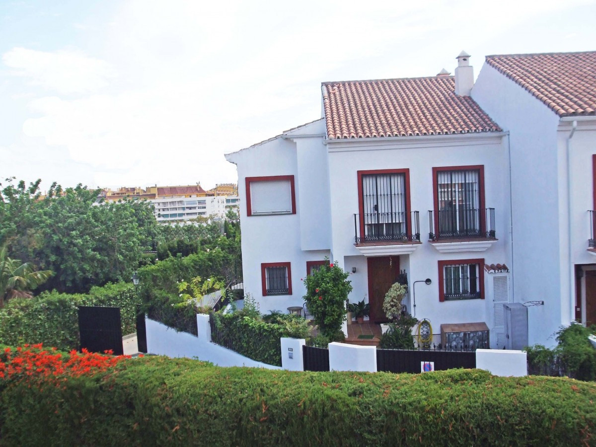 Property Image 628362-marbella-townhouses-4-3