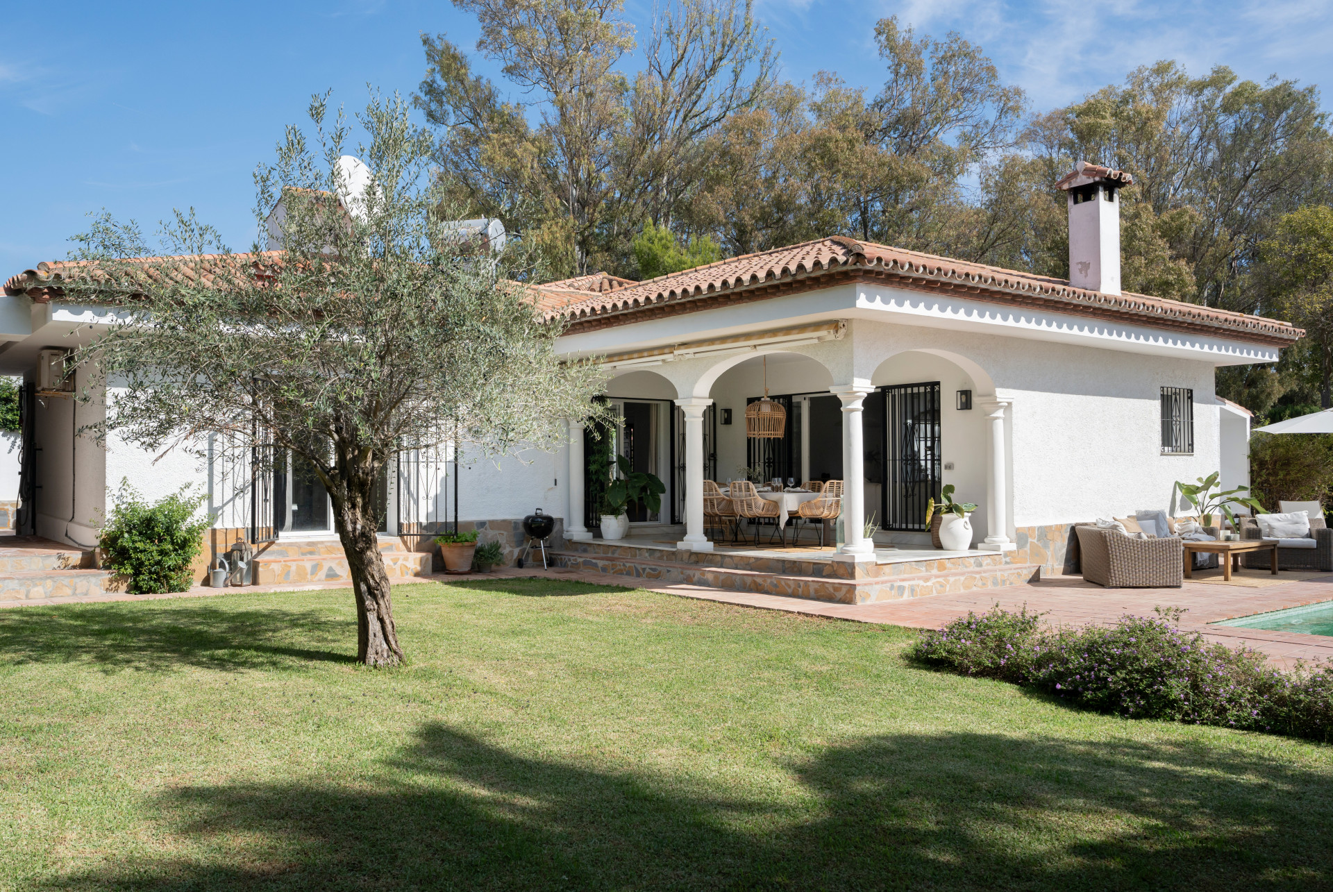 Villa for sale in Estepona 2