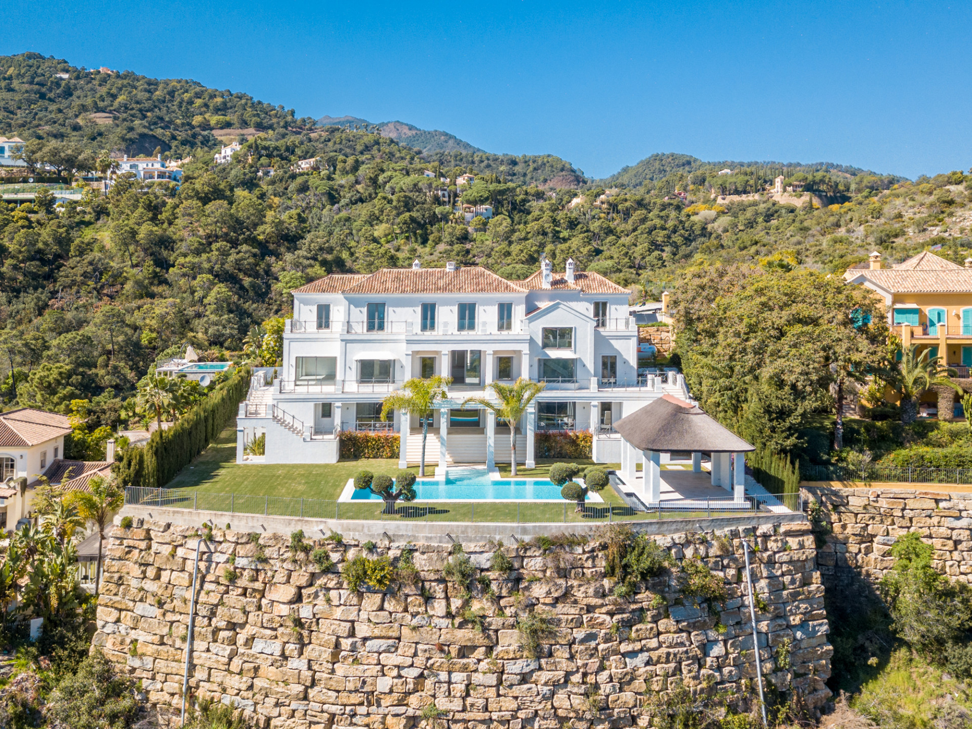 Villa for sale in Marbella - Golden Mile and Nagüeles 1