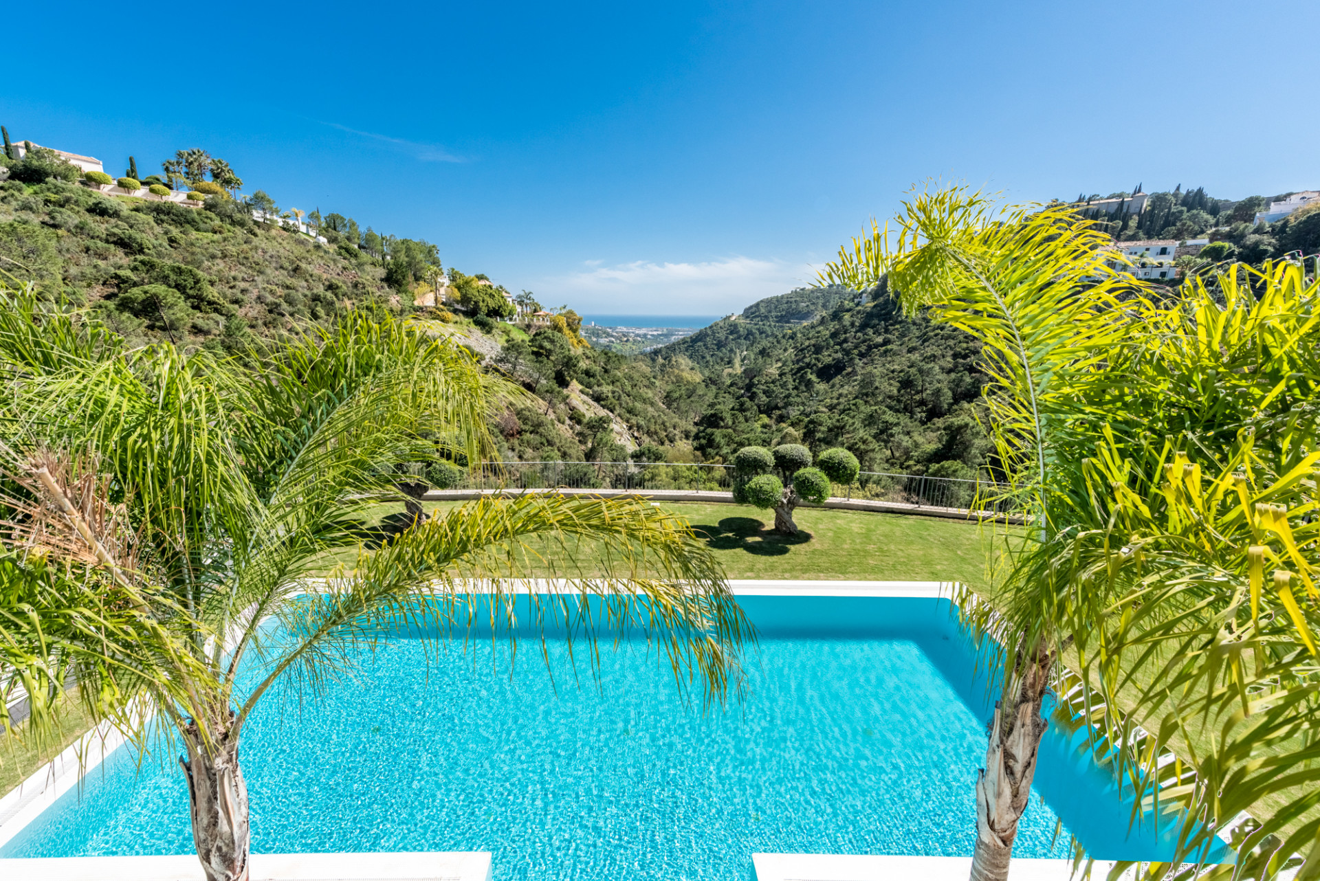 Villa for sale in Marbella - Golden Mile and Nagüeles 9