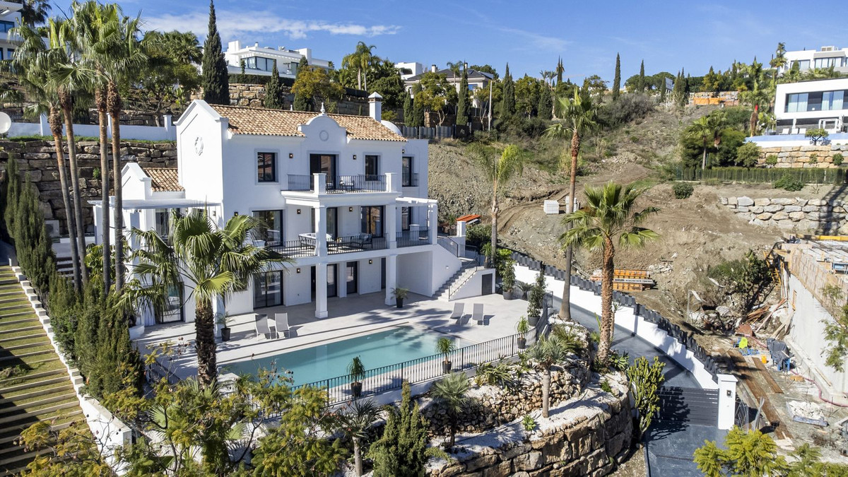 Villa for sale in Estepona 12