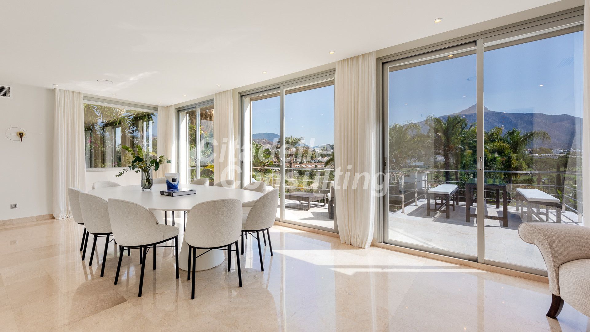 Villa te koop in Marbella - Nueva Andalucía 11