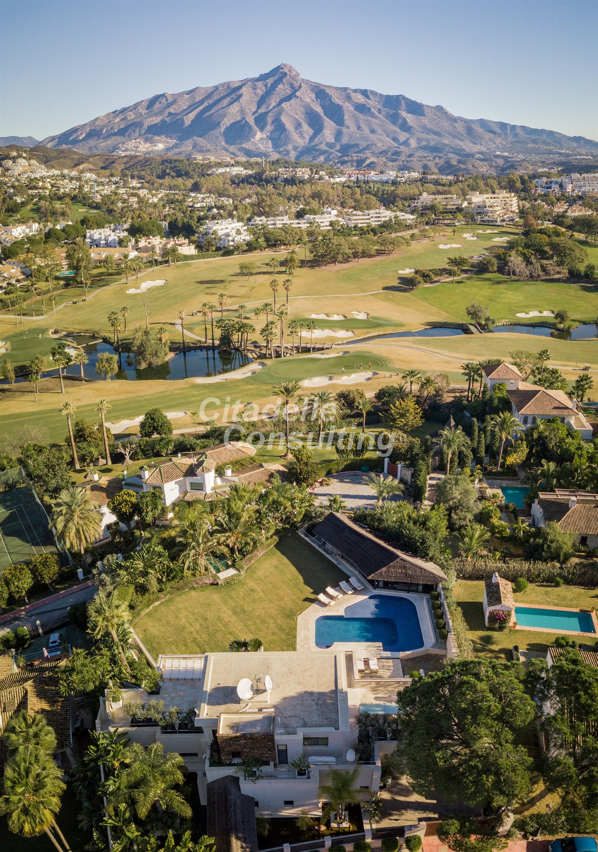 Villa te koop in Marbella - Nueva Andalucía 3