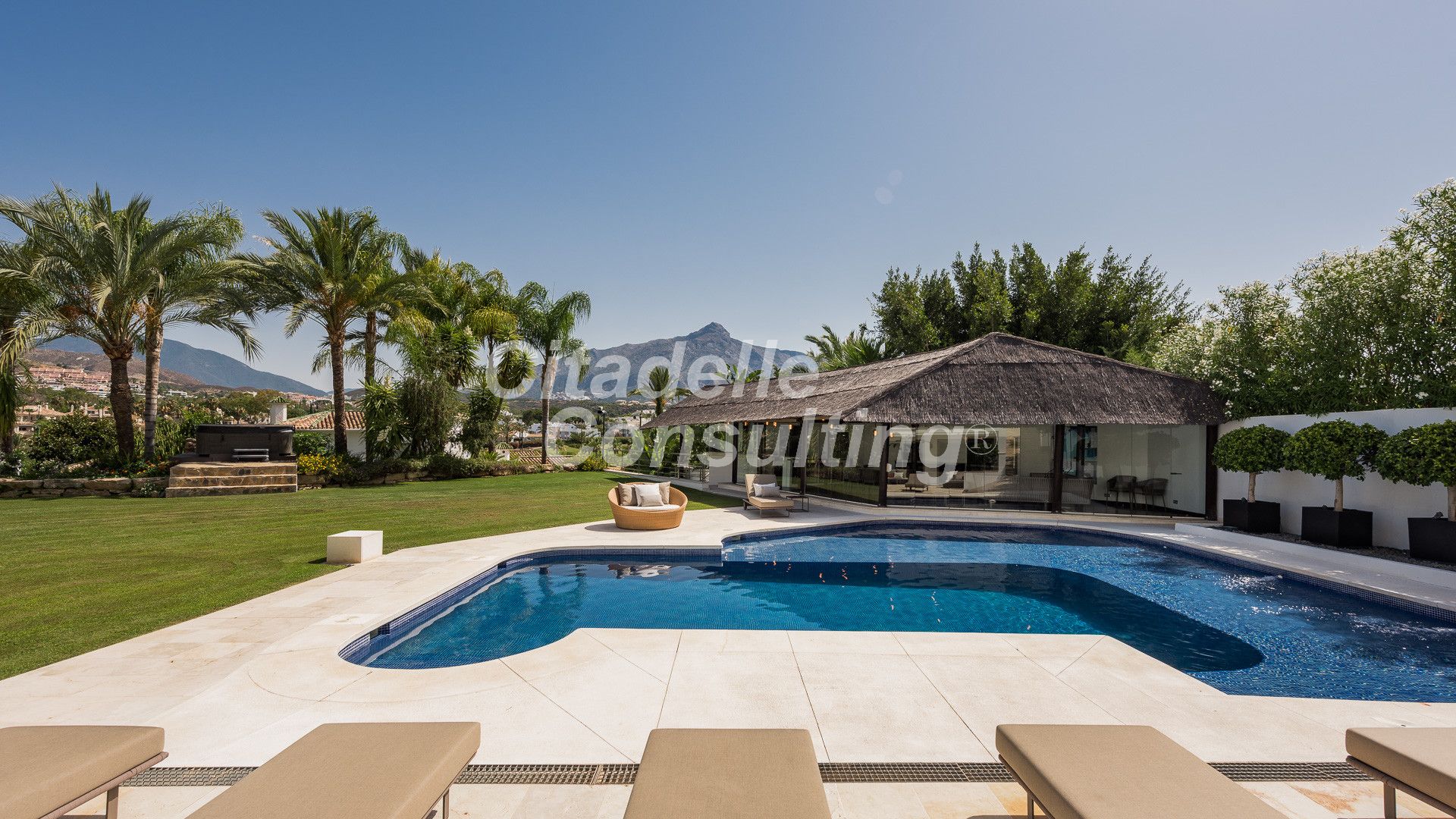 Villa te koop in Marbella - Nueva Andalucía 40