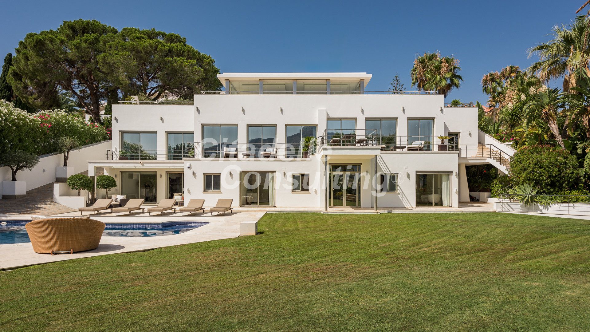 Villa te koop in Marbella - Nueva Andalucía 42