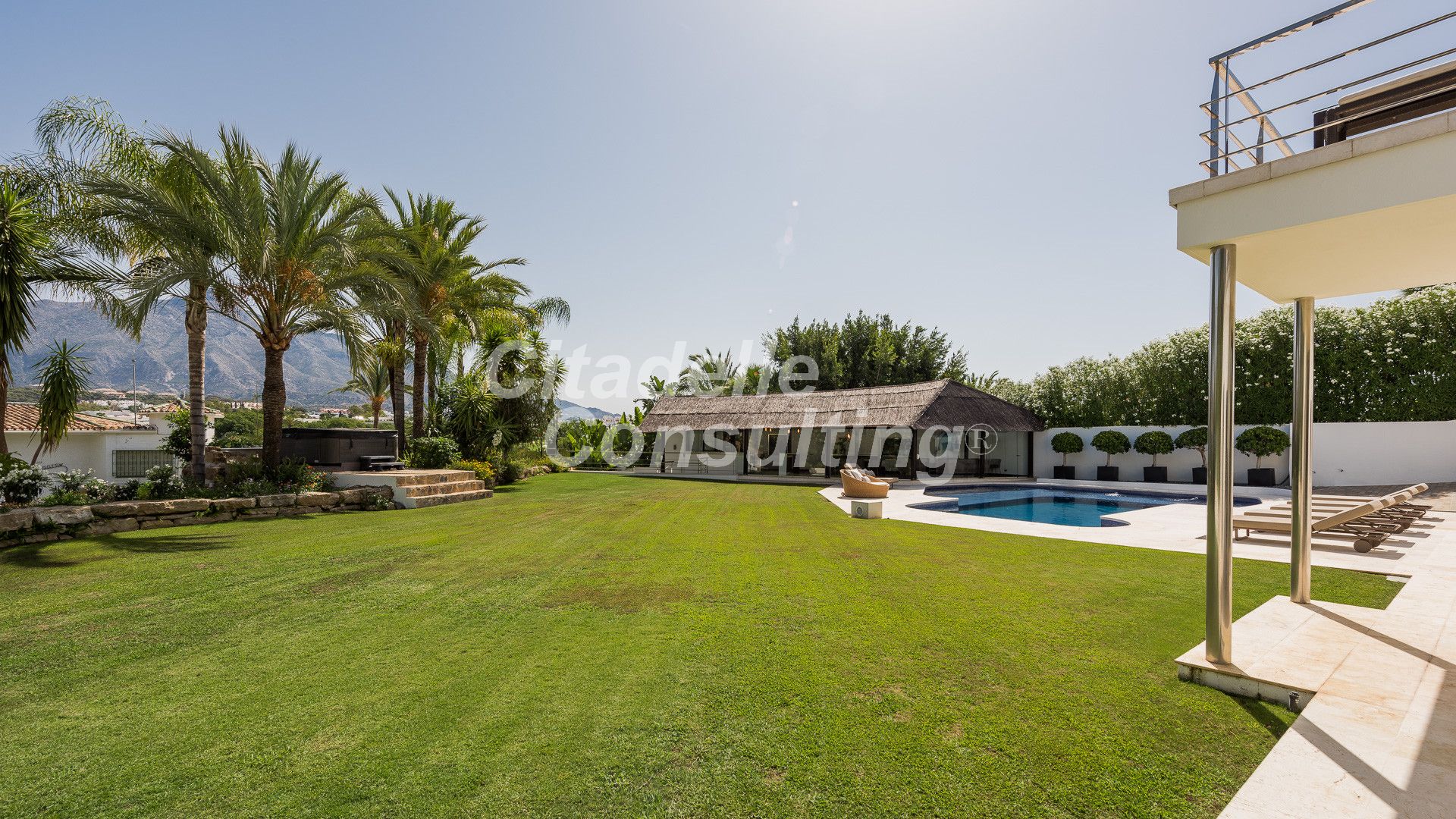 Villa te koop in Marbella - Nueva Andalucía 43