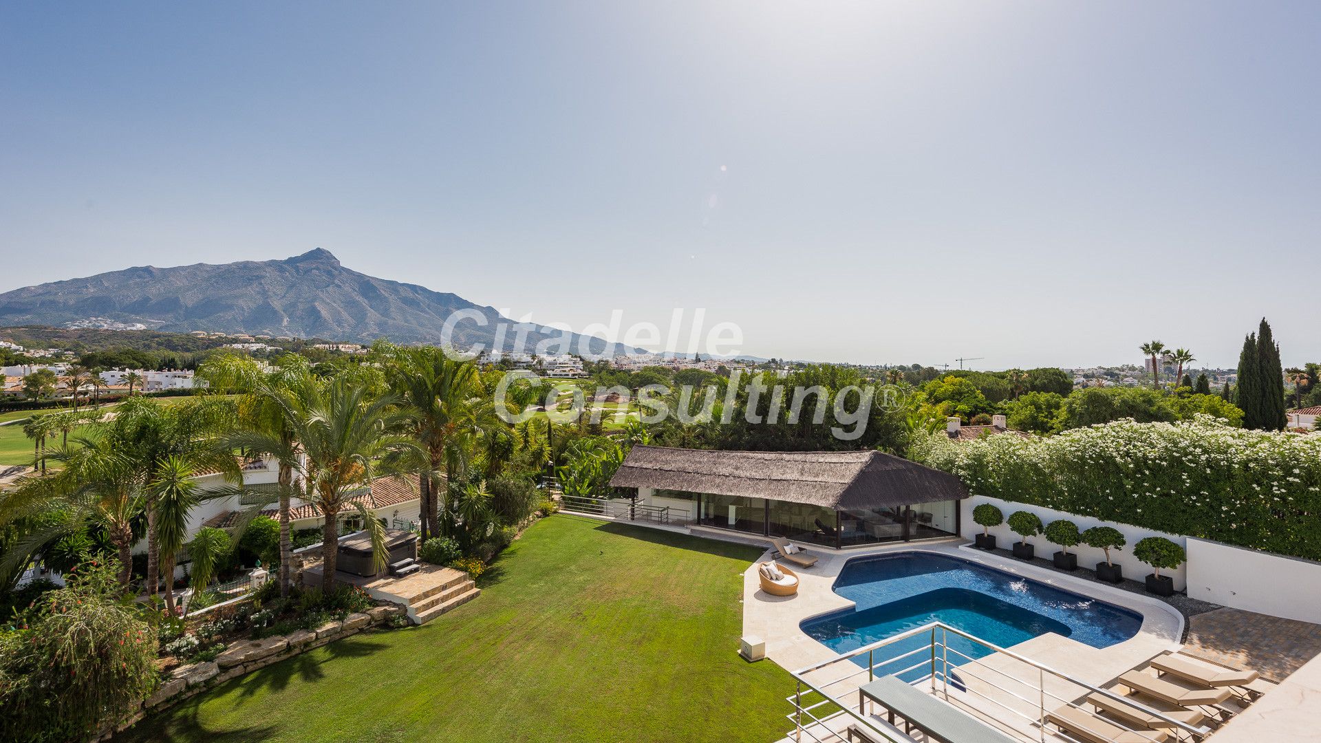 Villa te koop in Marbella - Nueva Andalucía 44