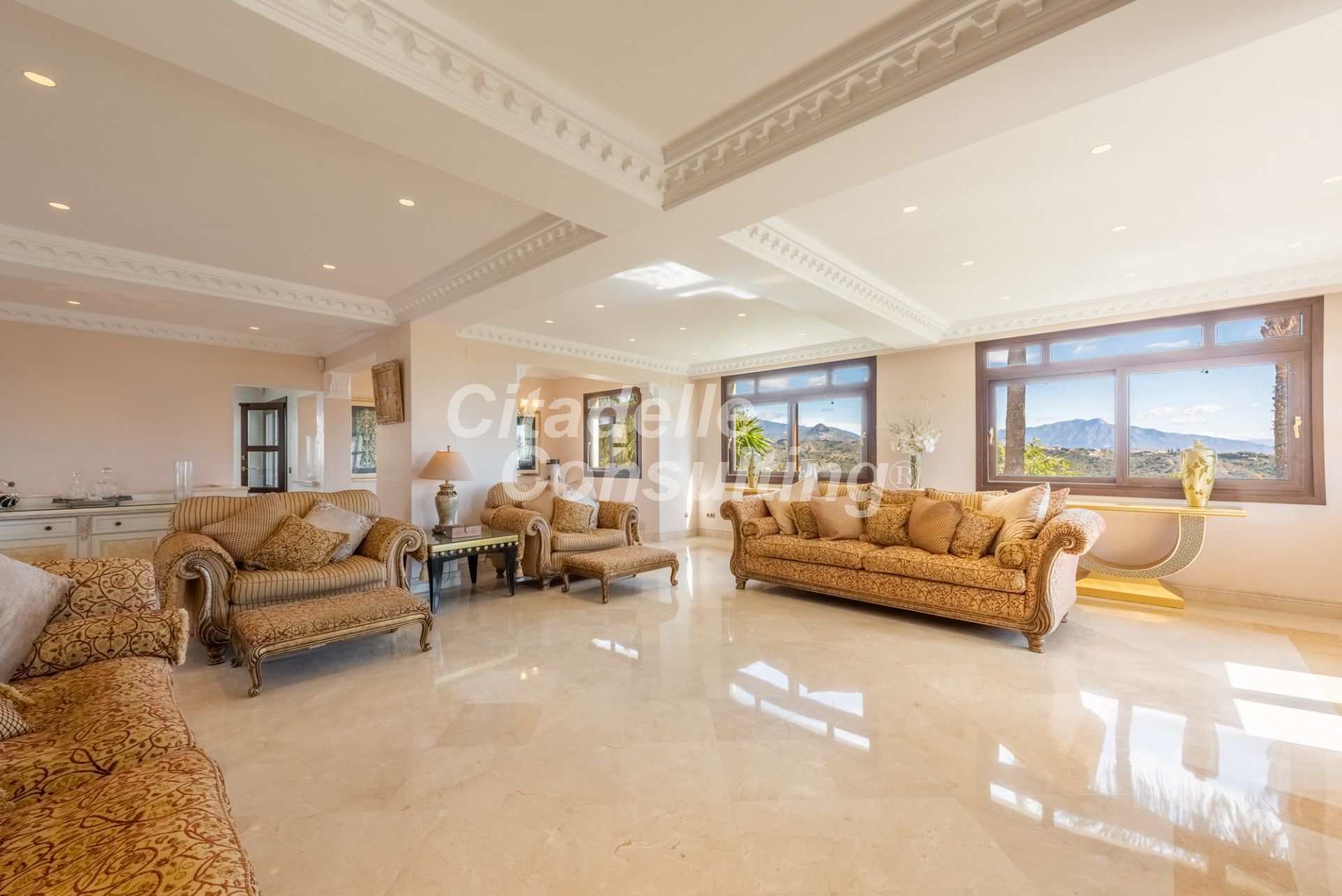 Villa for sale in Estepona 10