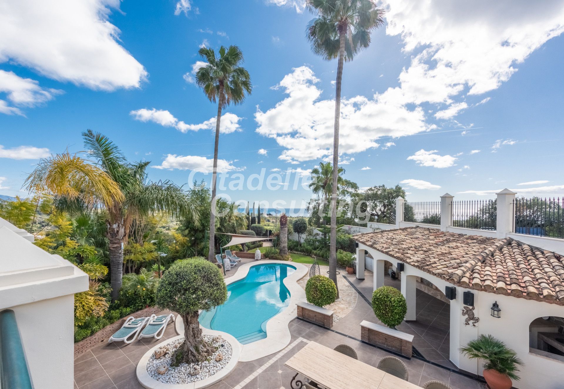 Villa for sale in Estepona 28