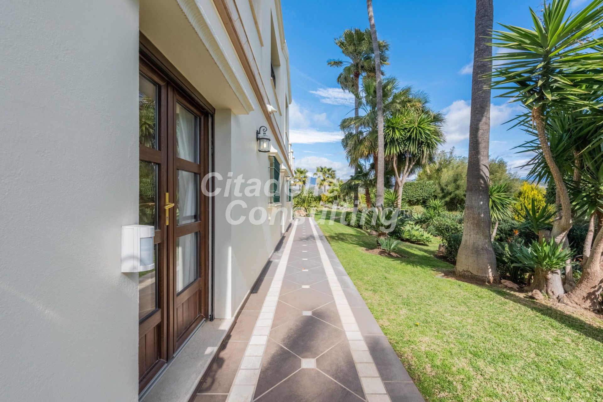 Villa for sale in Estepona 35