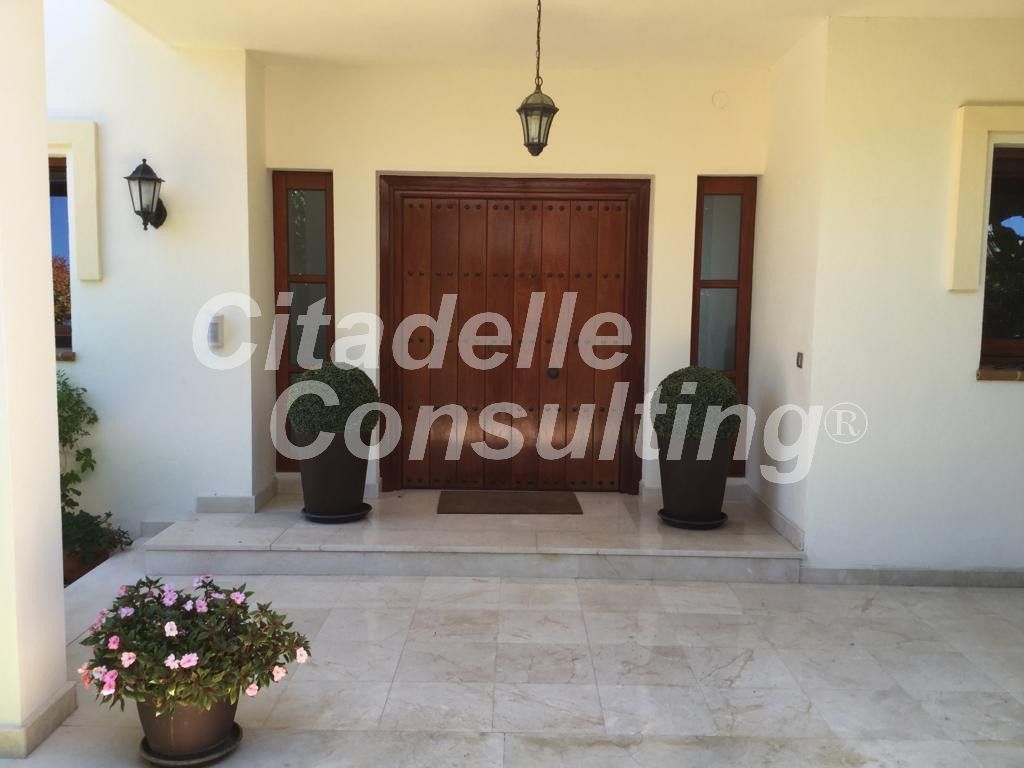 Villa for sale in Benahavís 23