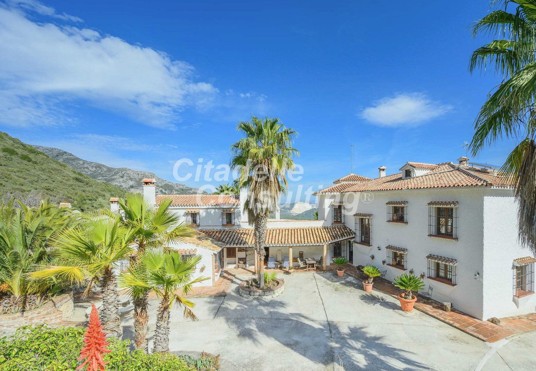 Villa for sale in Ojén 1