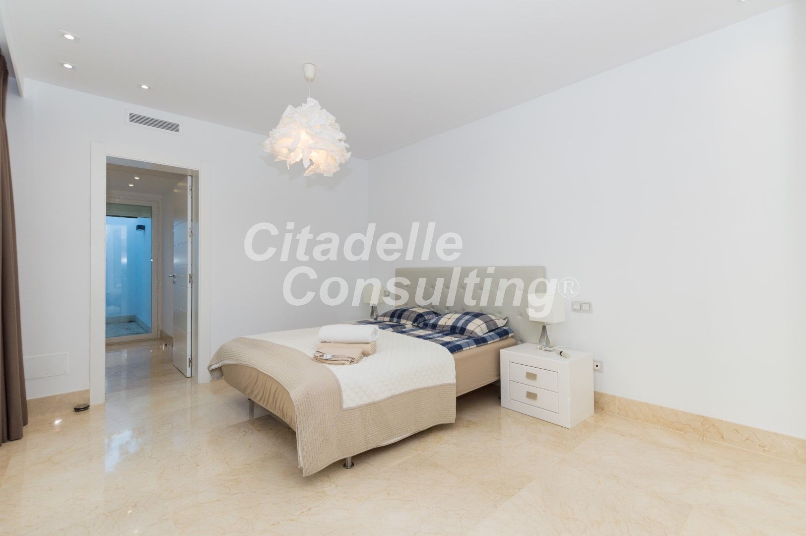 Villa for sale in Marbella - Nueva Andalucía 11