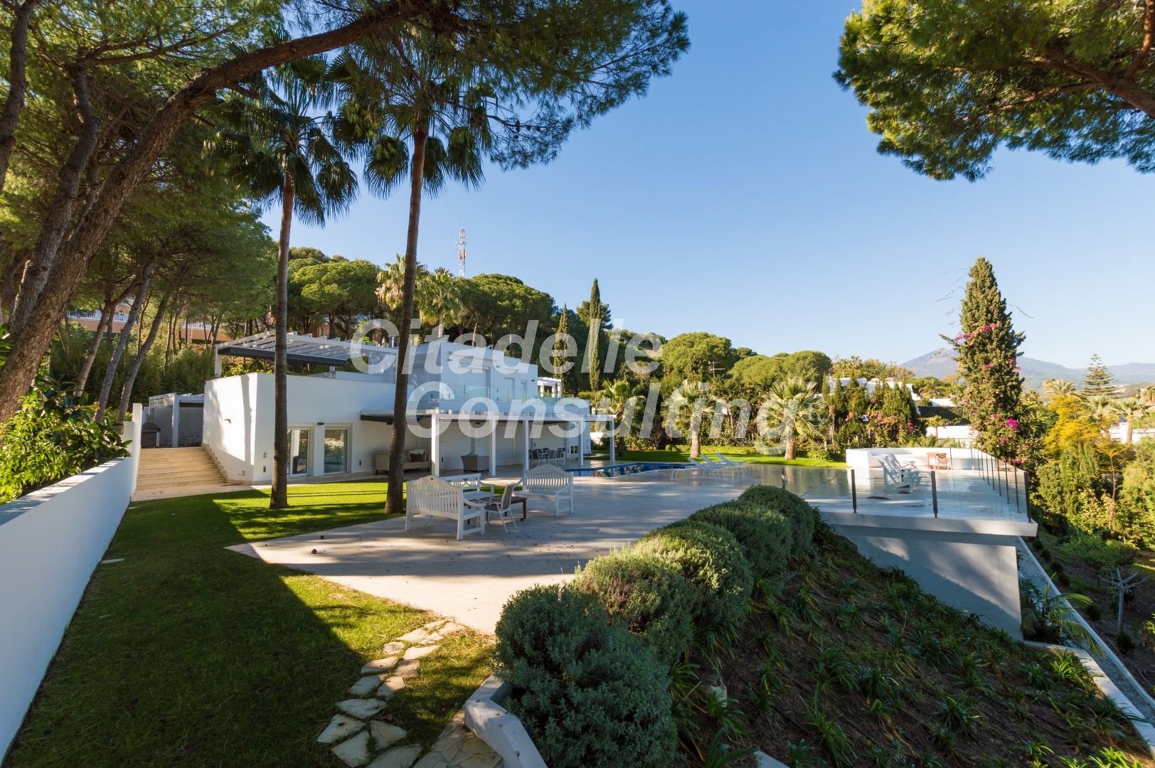 Villa for sale in Marbella - Nueva Andalucía 30