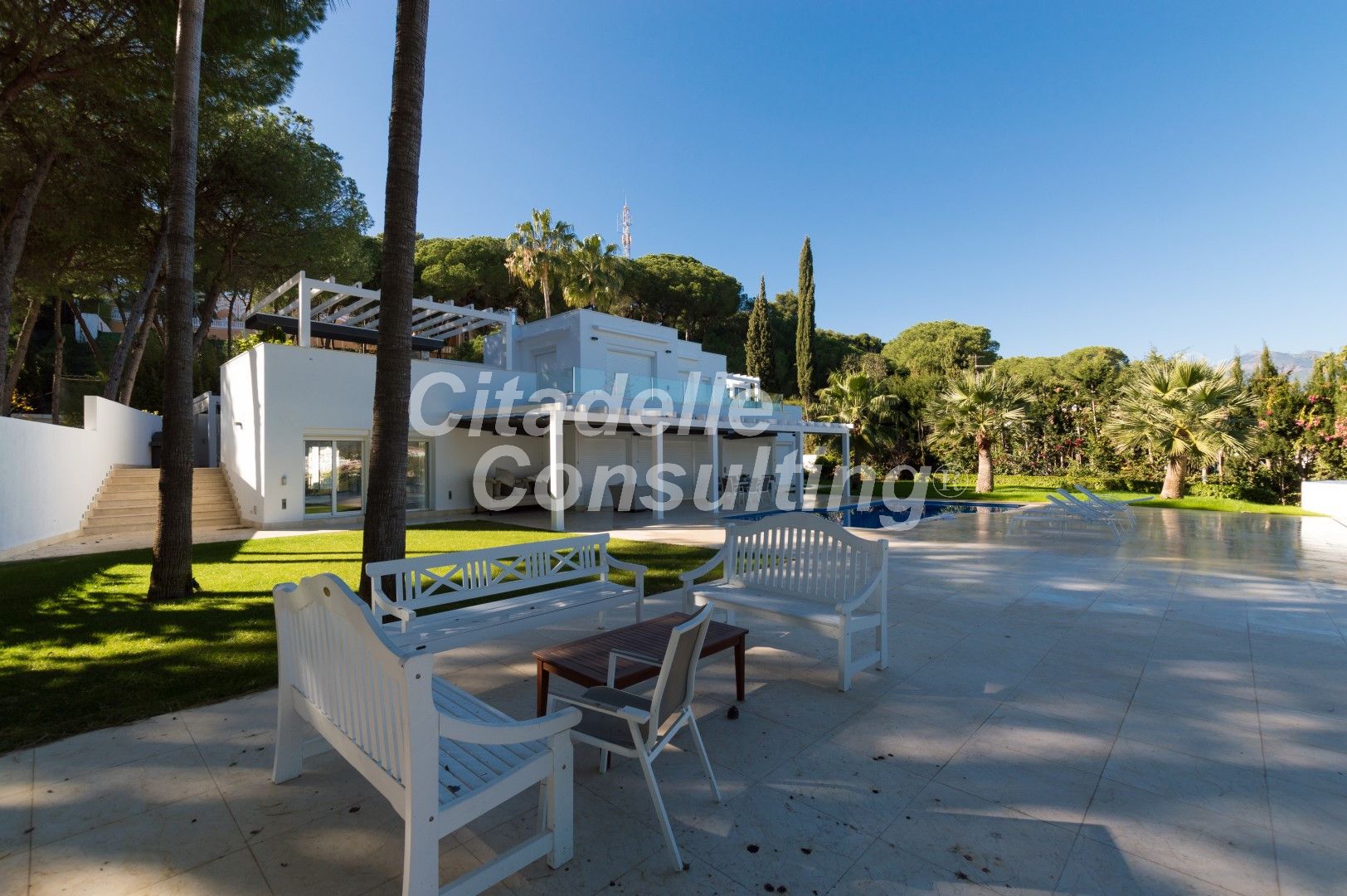 Villa for sale in Marbella - Nueva Andalucía 33