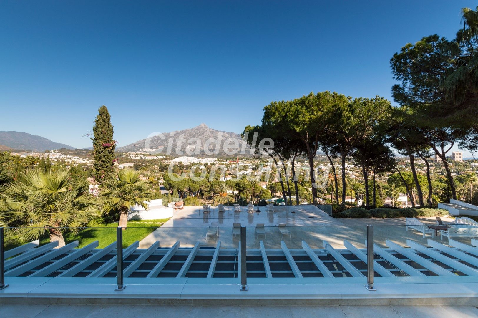 Villa for sale in Marbella - Nueva Andalucía 38