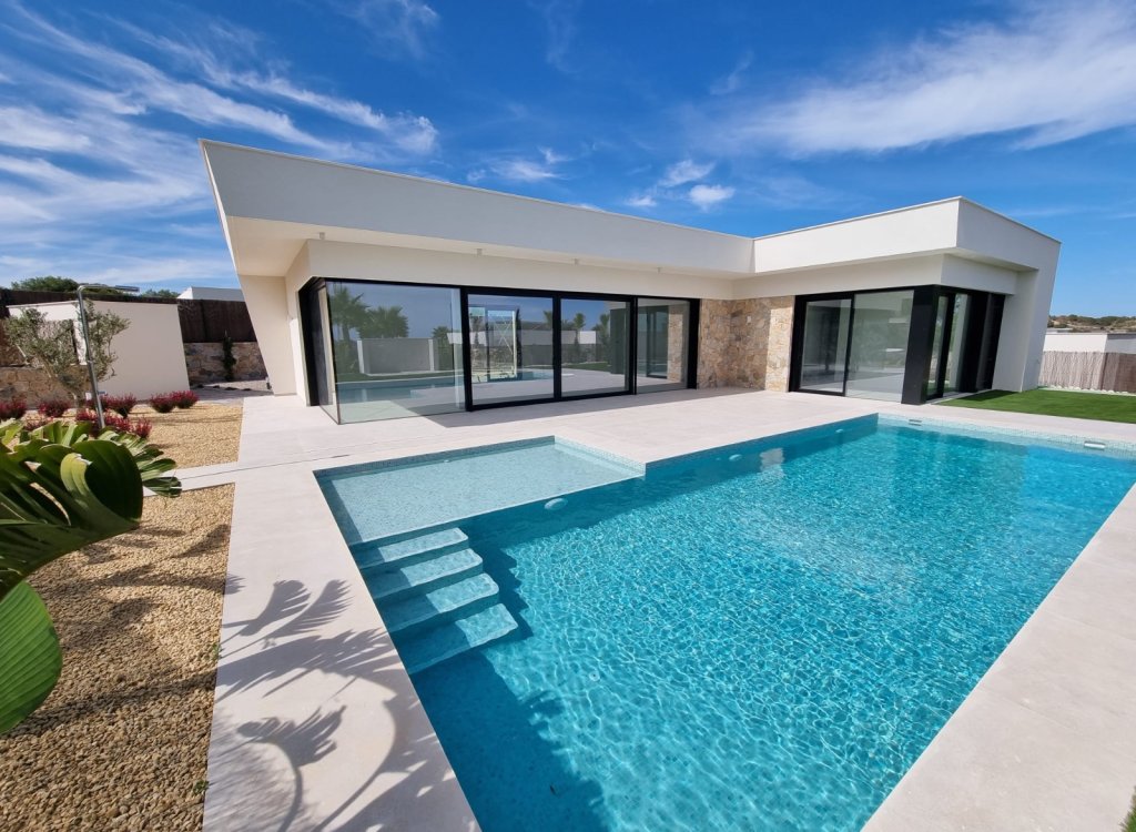 Villa for sale in Alicante 2