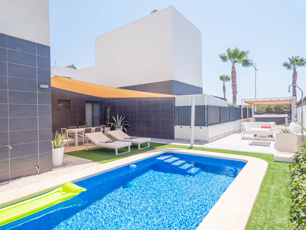 Villa for sale in Alicante 35