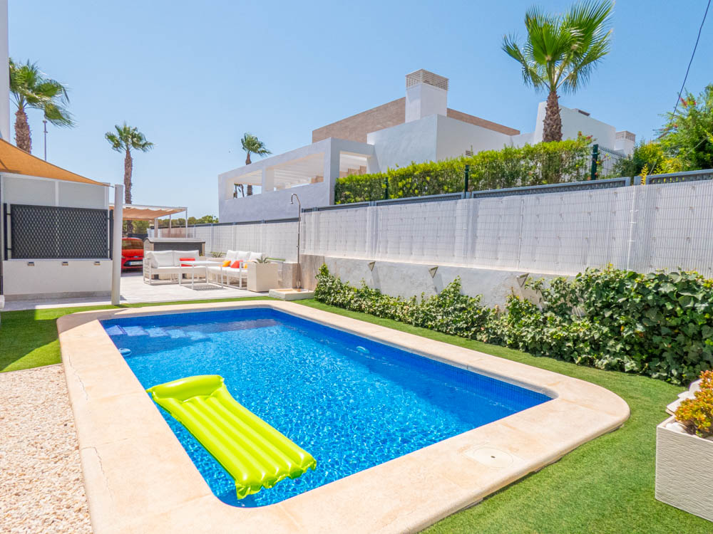 Villa for sale in Alicante 36