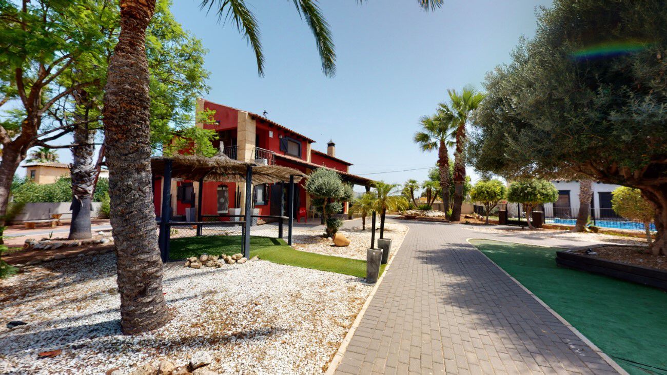 Villa te koop in Alicante 1