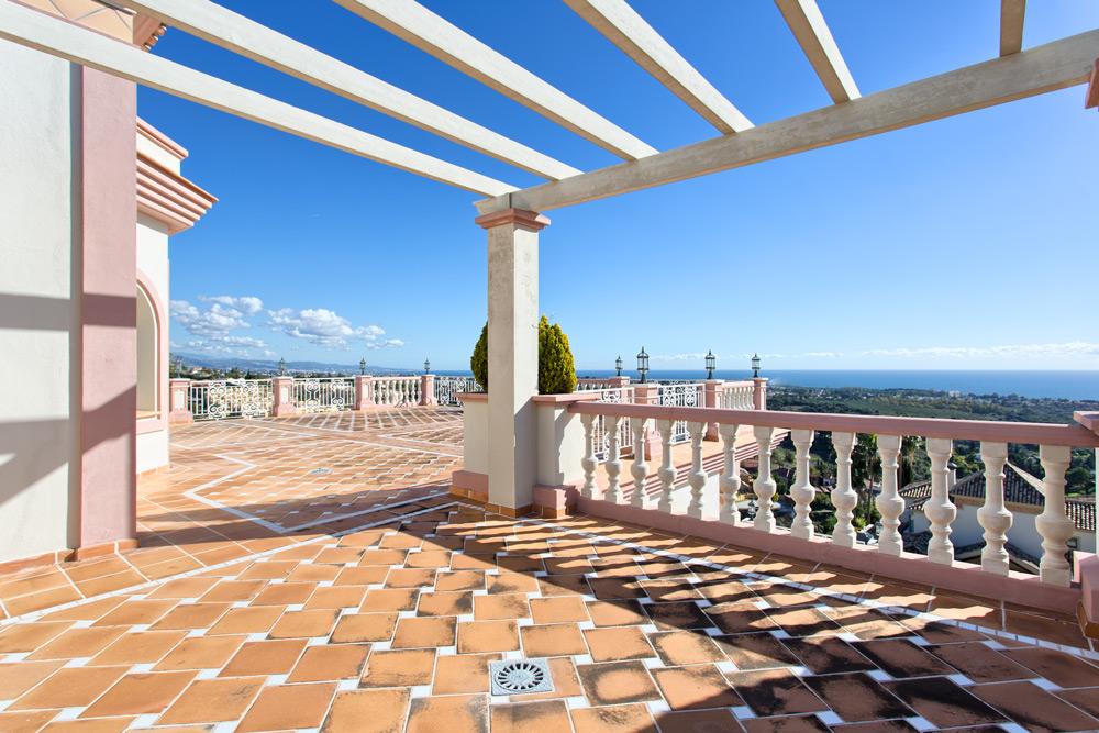 Villa for sale in Benahavís 15