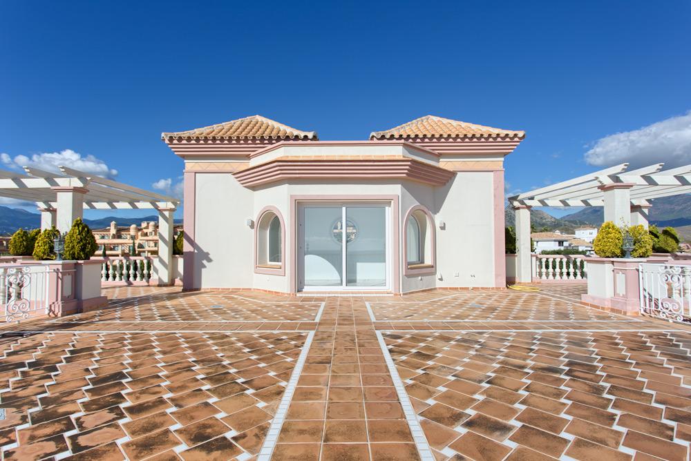 Villa for sale in Benahavís 24