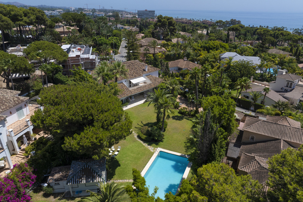 Chalé en venta en Marbella - East 1