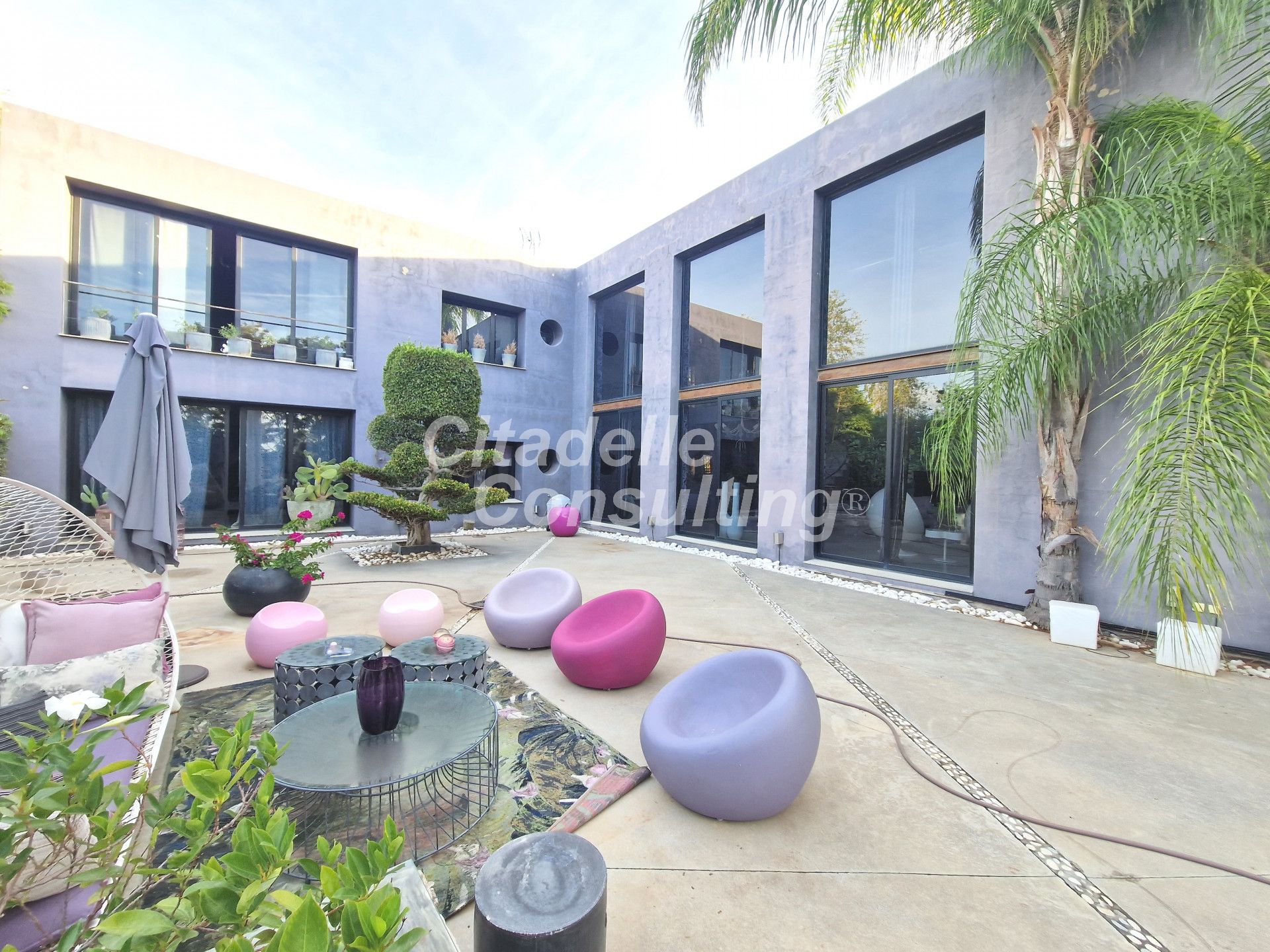 Villa for sale in Estepona 1