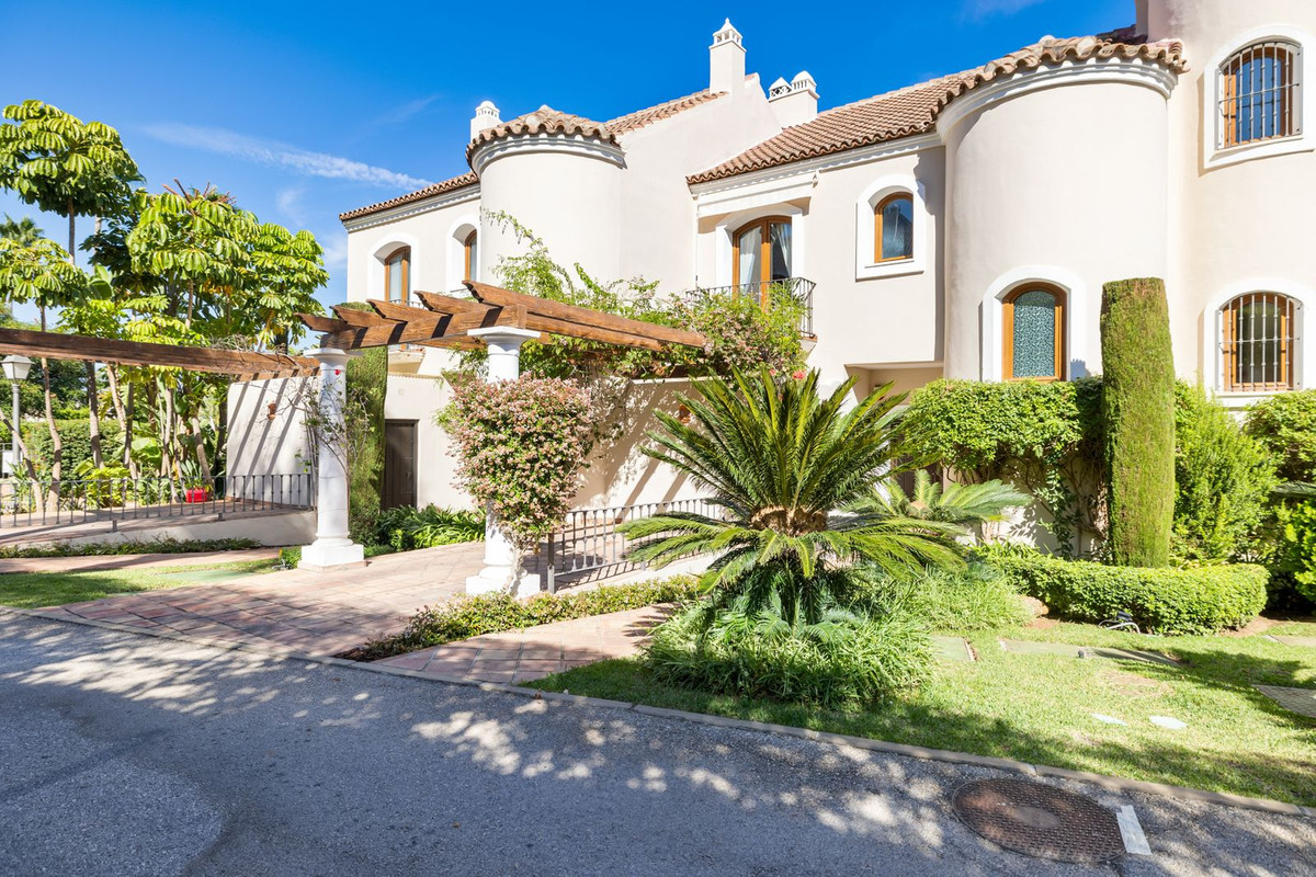 Property Image 630932-paraiso-barronal-townhouses-4-3