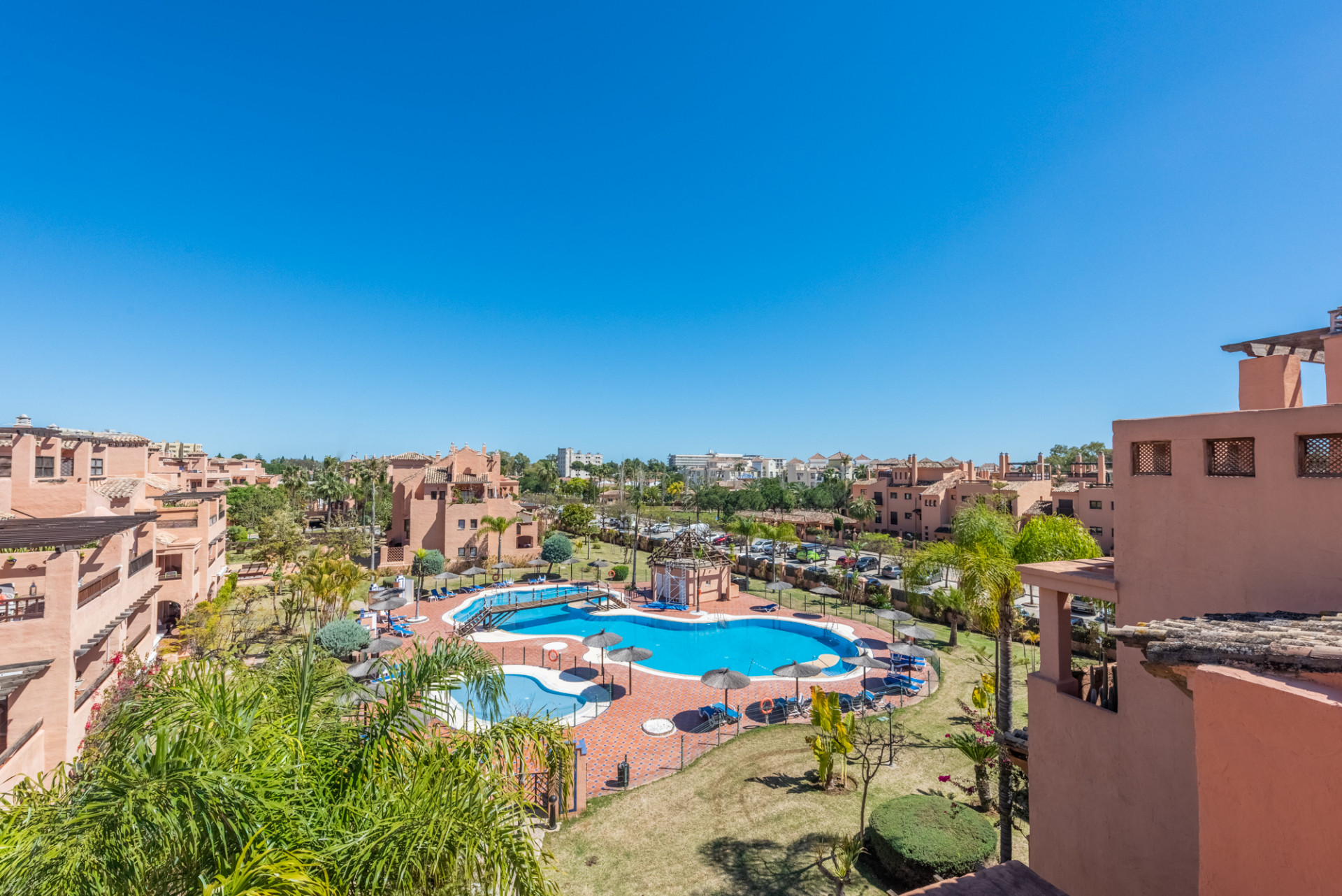 Apartamento en venta en Estepona 28