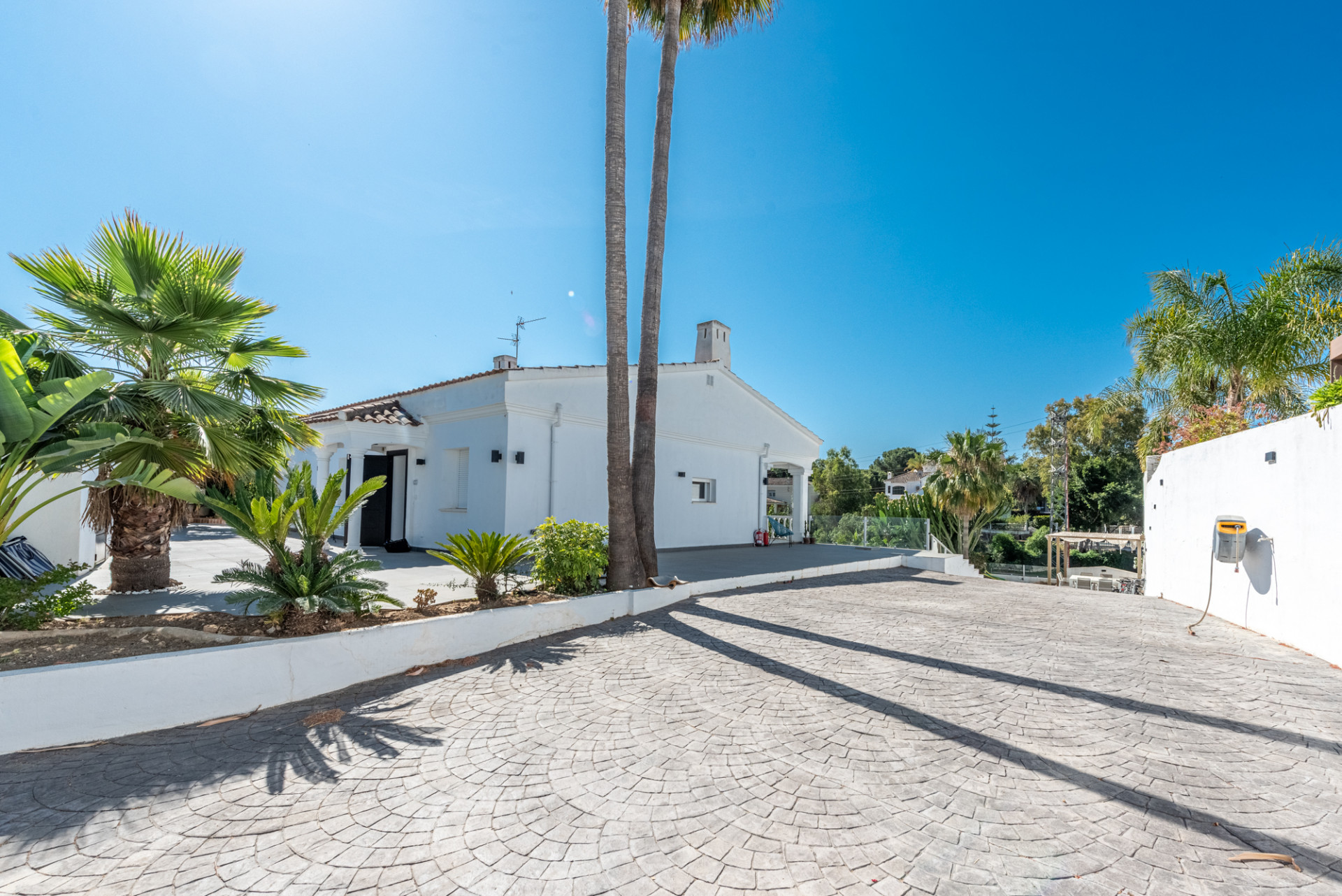 Villa for sale in Marbella - East 20