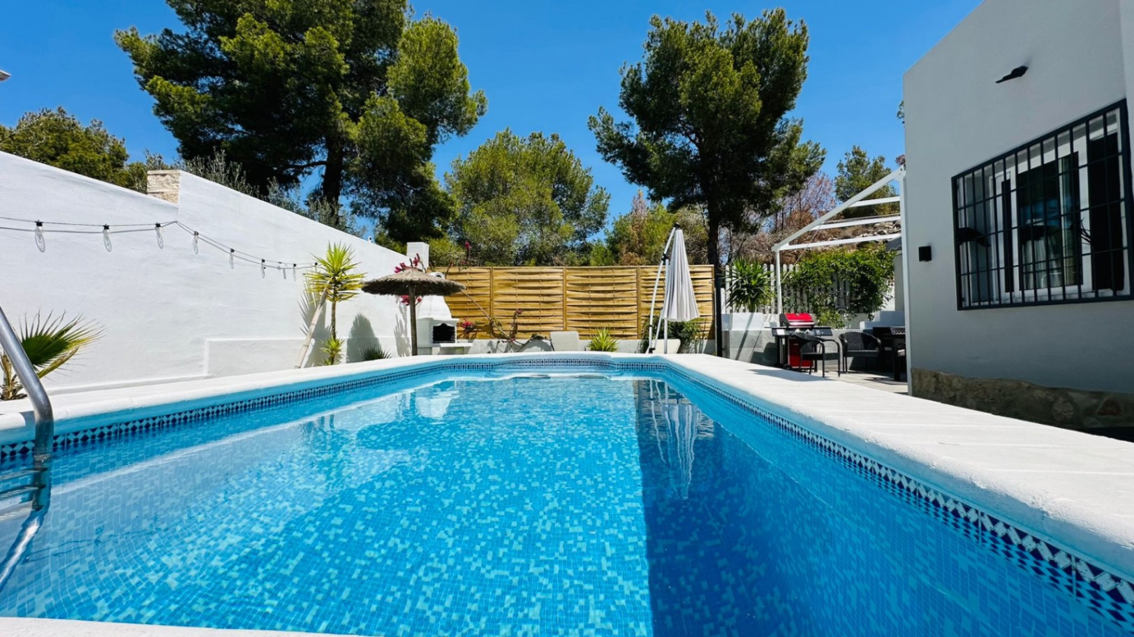 Villa for sale in Alicante 1