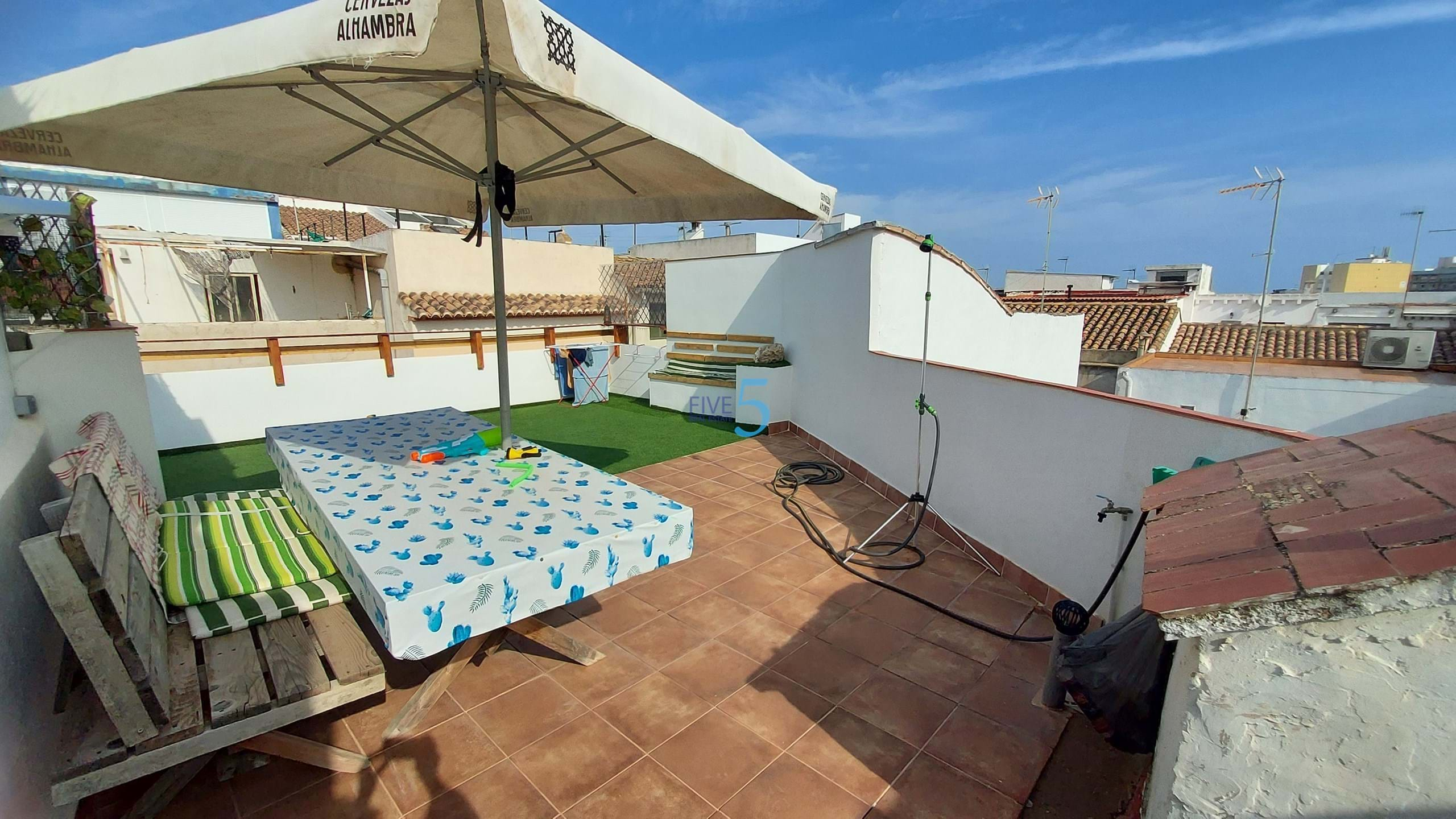 Townhouse for sale in Valencia City 1