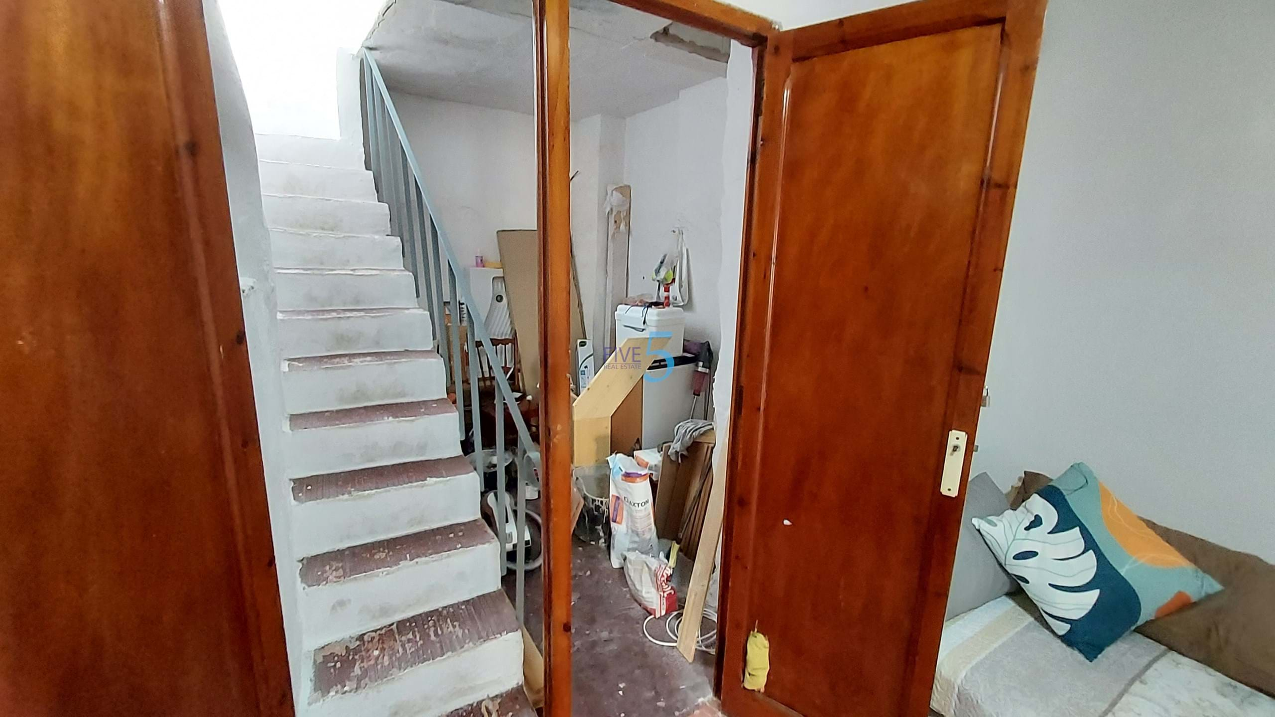 Townhouse for sale in Valencia City 14