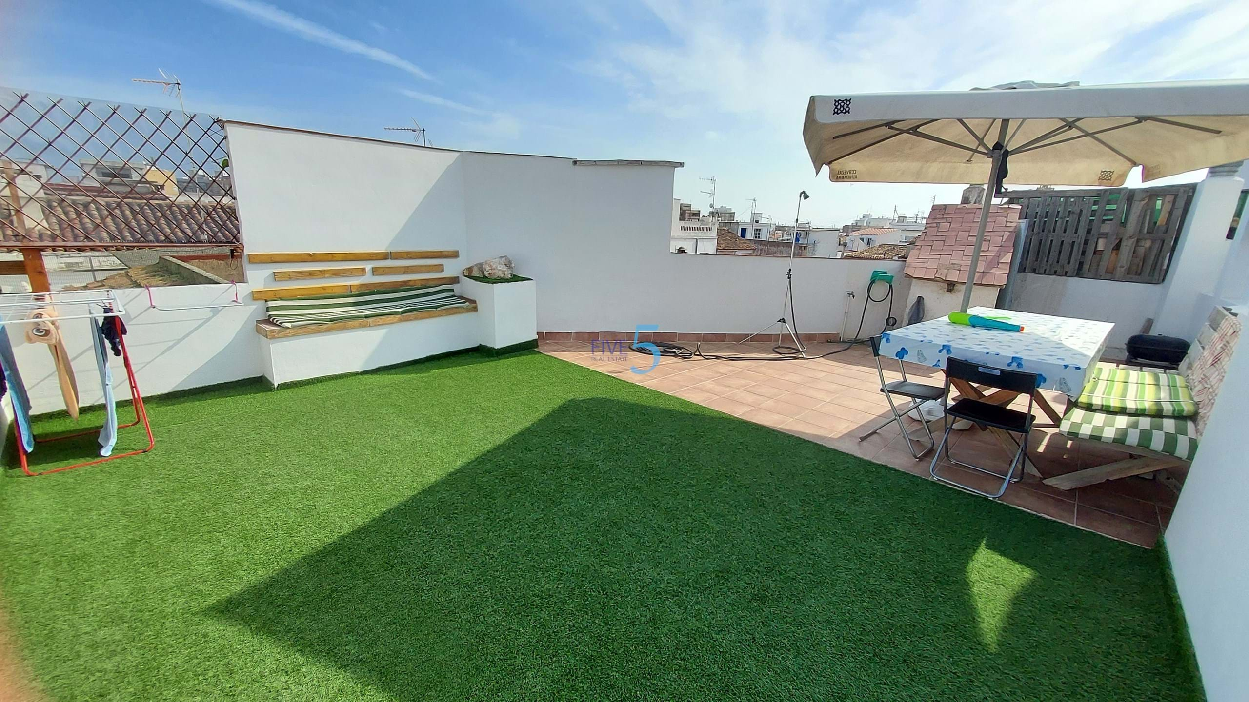 Townhouse for sale in Valencia City 3