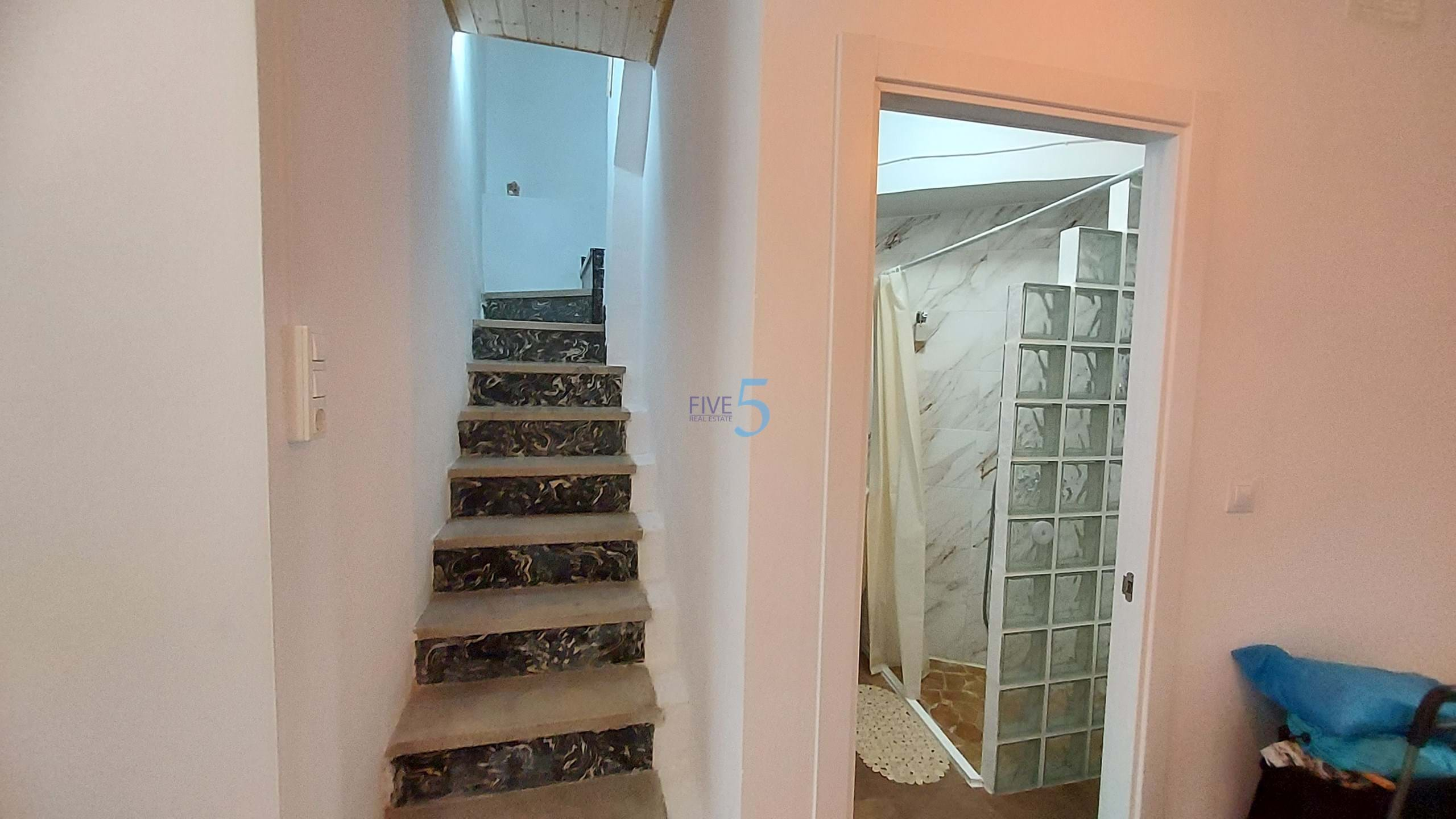 Townhouse for sale in Valencia City 6